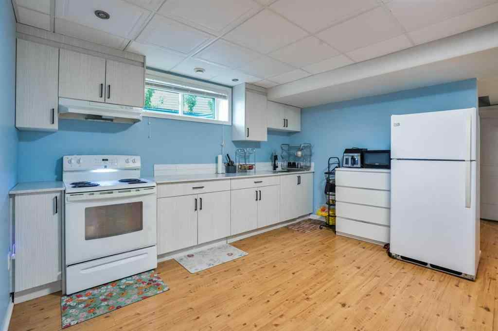 MLS® A2255362 - 121 magenta Crescent  in Rainbow Falls Chestermere, Residential