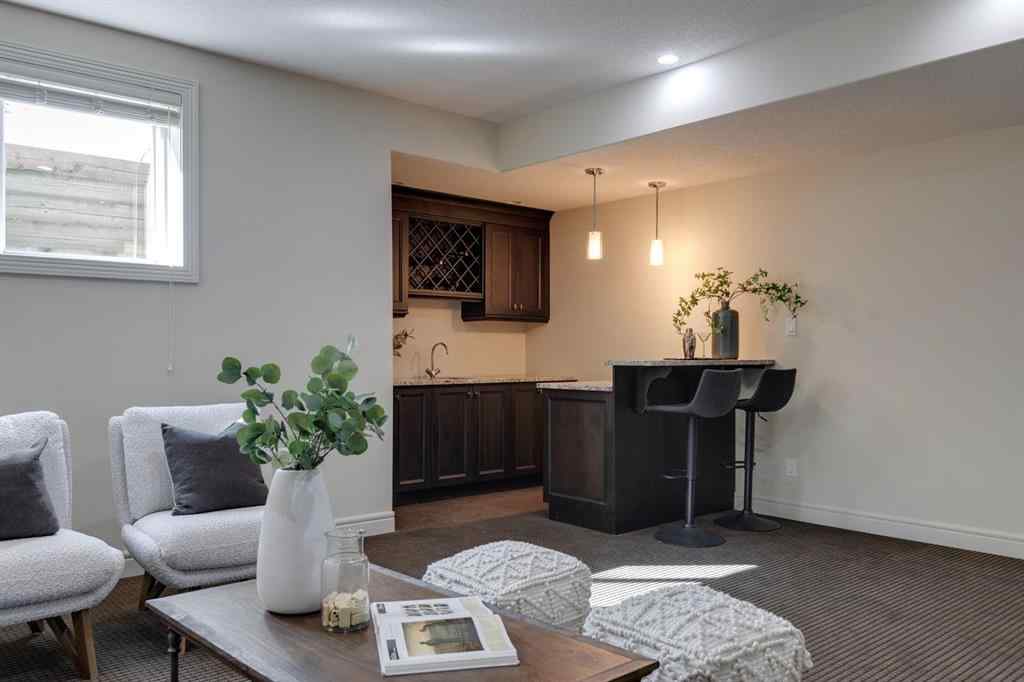 MLS® A2255369 - 1764 6 Avenue NW in Hillhurst Calgary, Residential