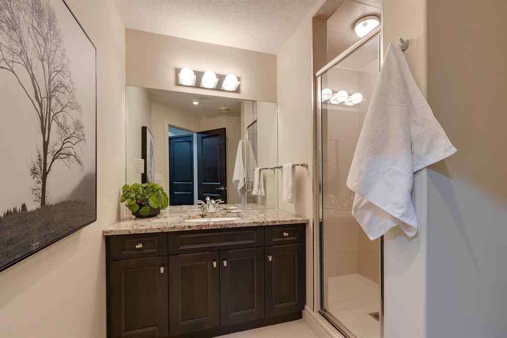 MLS® A2255369 - 1764 6 Avenue NW in Hillhurst Calgary, Residential