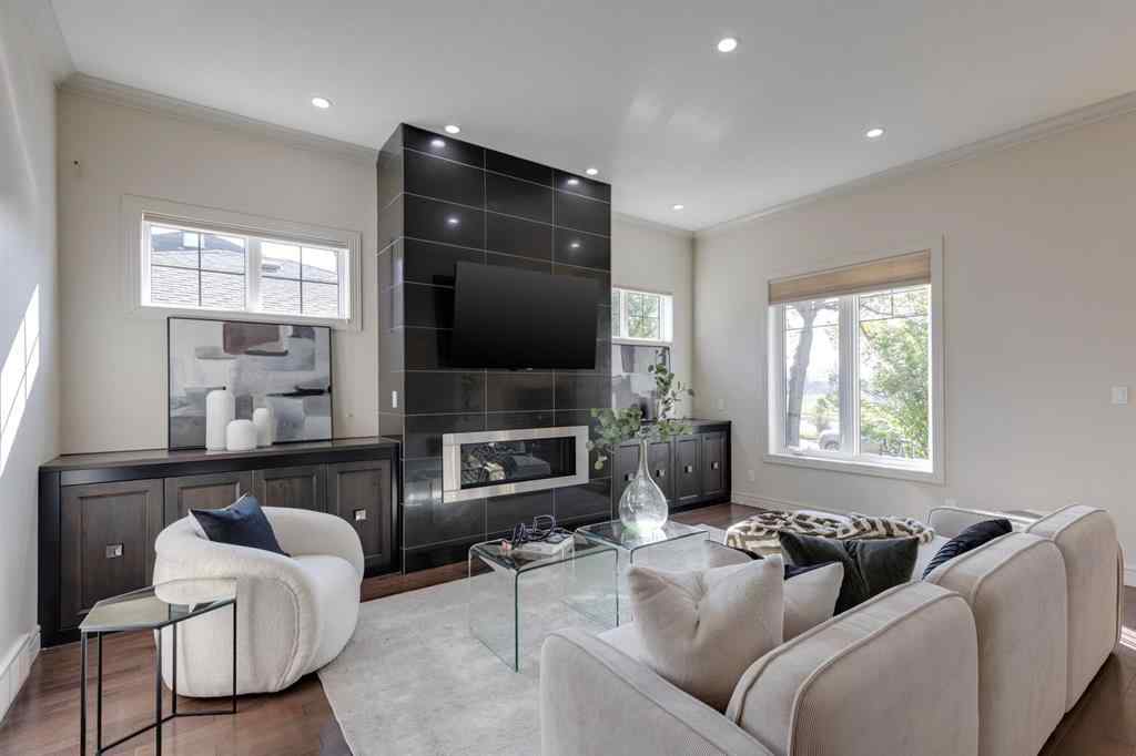 MLS® A2255369 - 1764 6 Avenue NW in Hillhurst Calgary, Residential