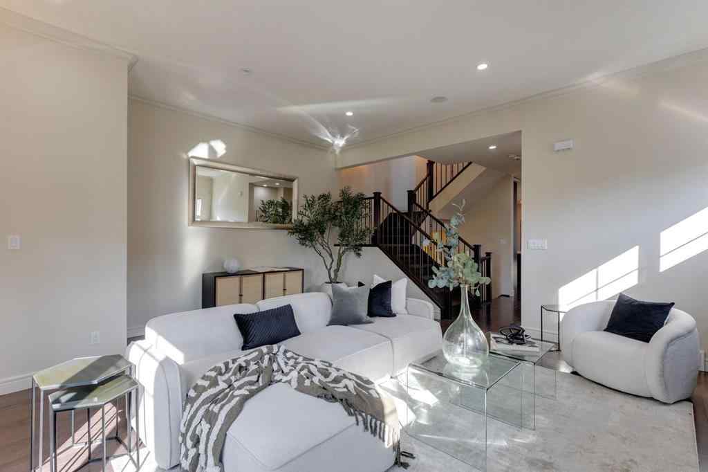 MLS® A2255369 - 1764 6 Avenue NW in Hillhurst Calgary, Residential