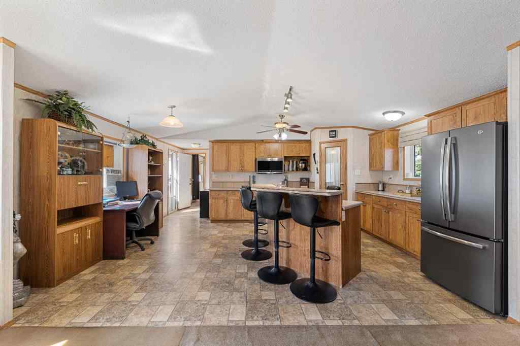 MLS® A2255372 - 81 Barstow Street  in NONE Carseland, Commercial