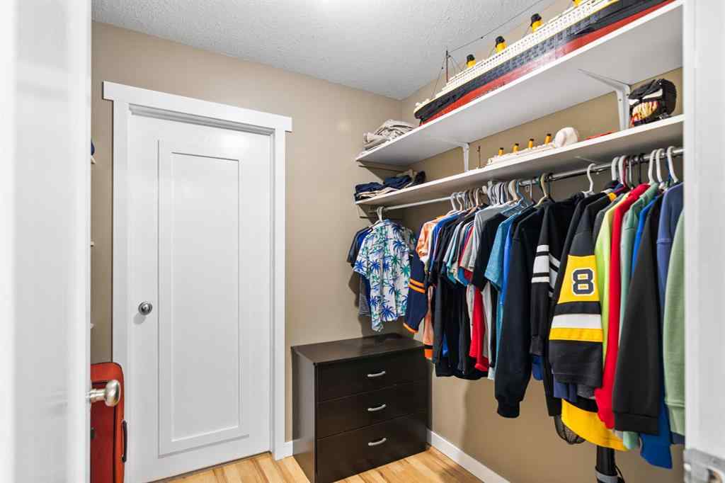 MLS® A2255373 - 5215 55 Avenue  in NONE Eckville, Residential