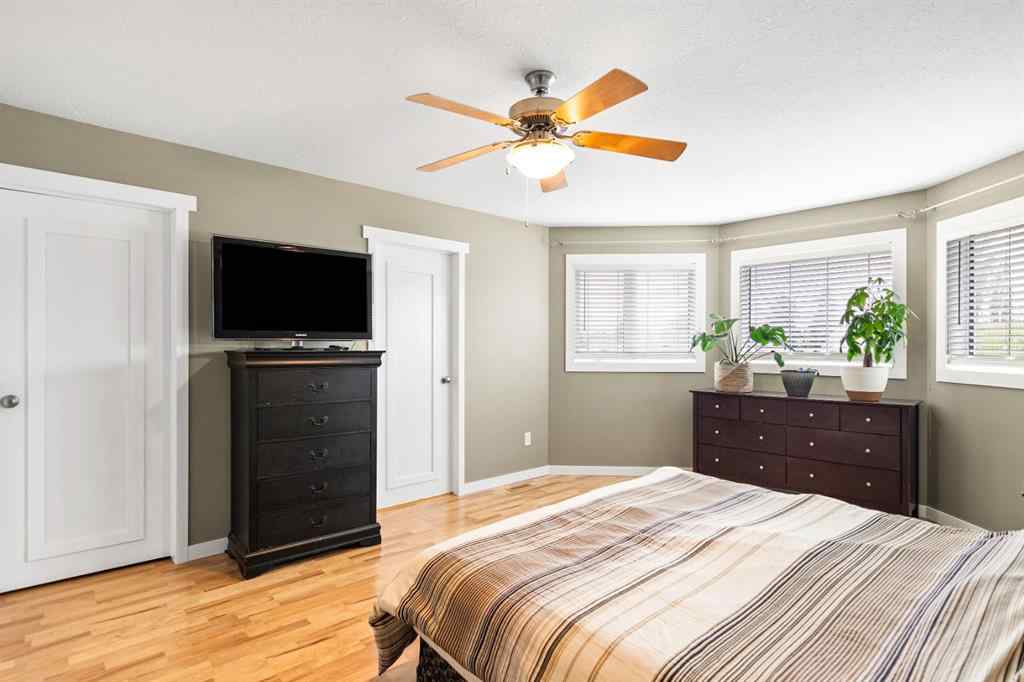 MLS® A2255373 - 5215 55 Avenue  in NONE Eckville, Residential