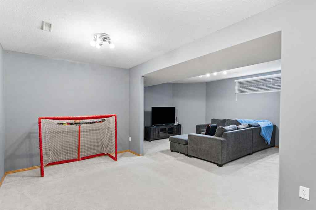 MLS® A2255373 - 5215 55 Avenue  in NONE Eckville, Residential