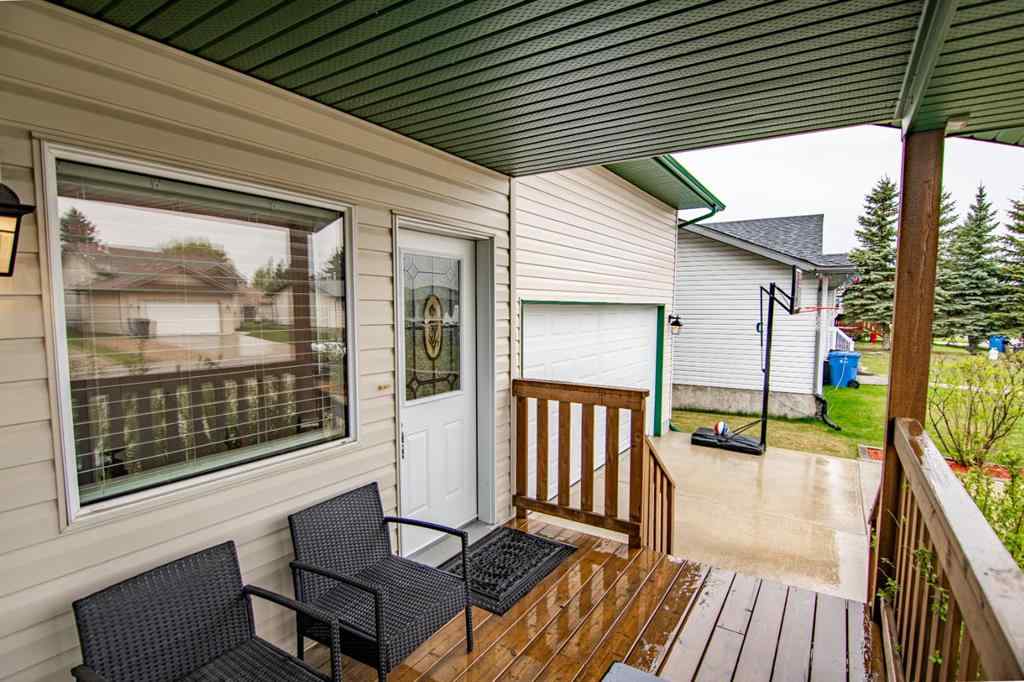 MLS® A2255373 - 5215 55 Avenue  in NONE Eckville, Residential