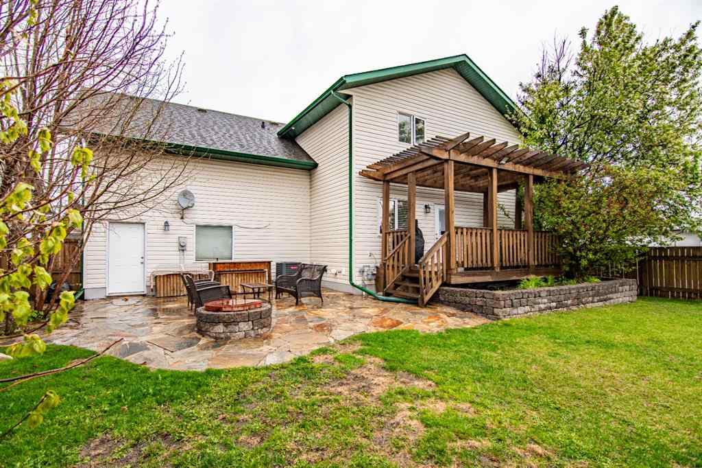 MLS® A2255373 - 5215 55 Avenue  in NONE Eckville, Residential