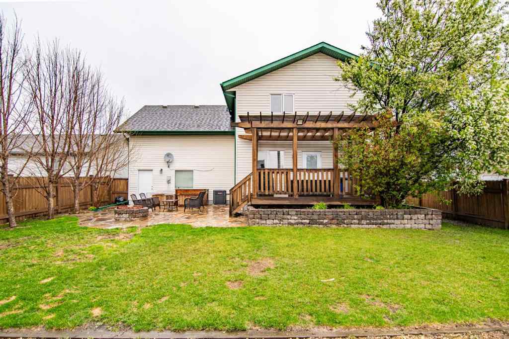 MLS® A2255373 - 5215 55 Avenue  in NONE Eckville, Residential