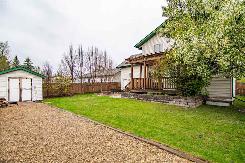MLS® A2255373 - 5215 55 Avenue  in NONE Eckville, Residential
