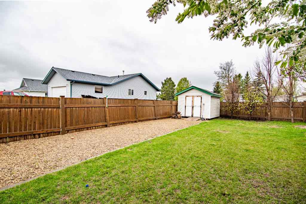 MLS® A2255373 - 5215 55 Avenue  in NONE Eckville, Residential