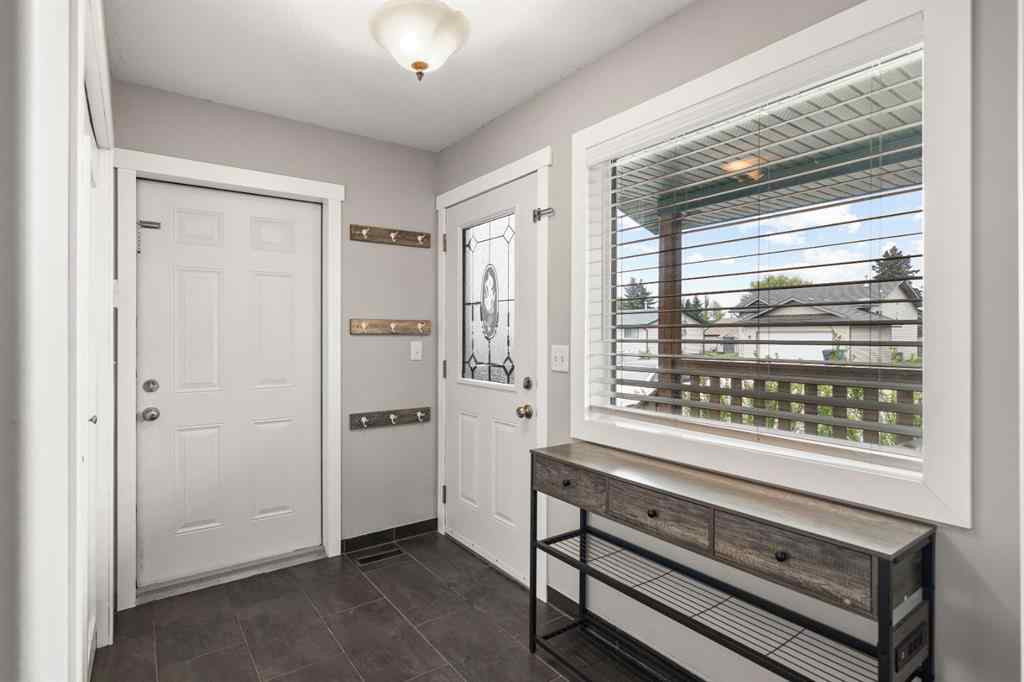MLS® A2255373 - 5215 55 Avenue  in NONE Eckville, Residential