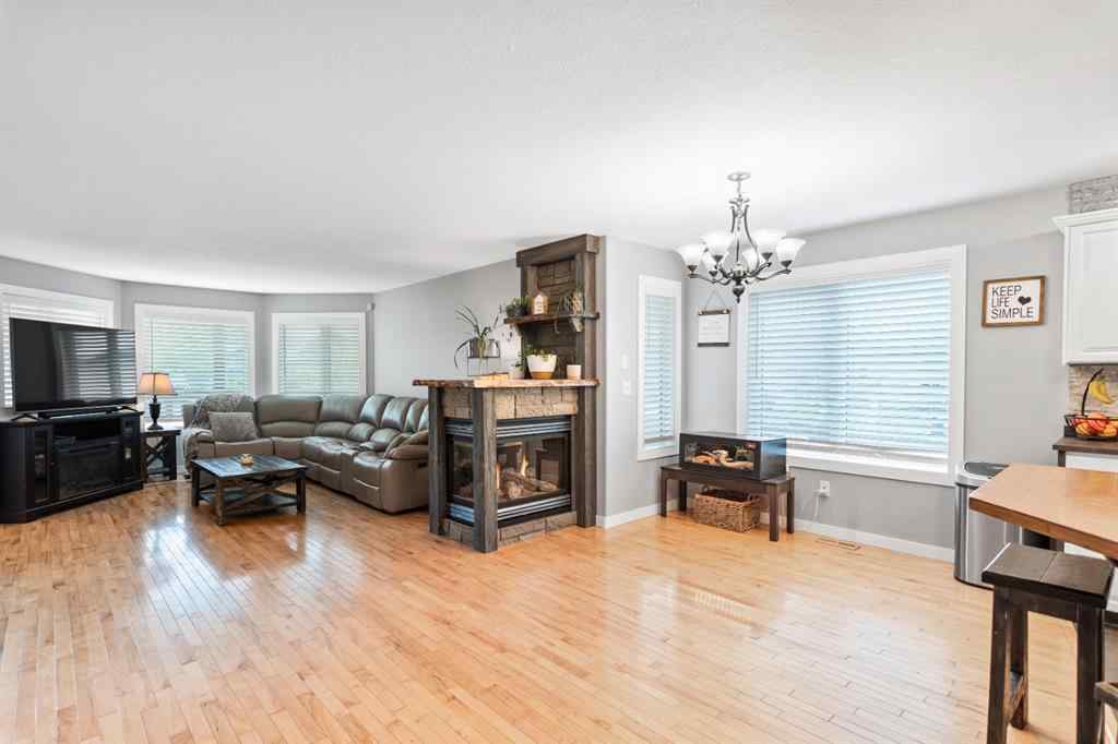 MLS® A2255373 - 5215 55 Avenue  in NONE Eckville, Residential