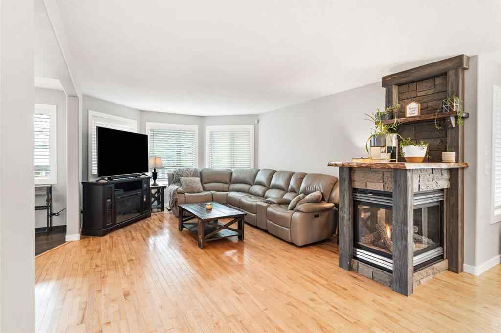 MLS® A2255373 - 5215 55 Avenue  in NONE Eckville, Residential