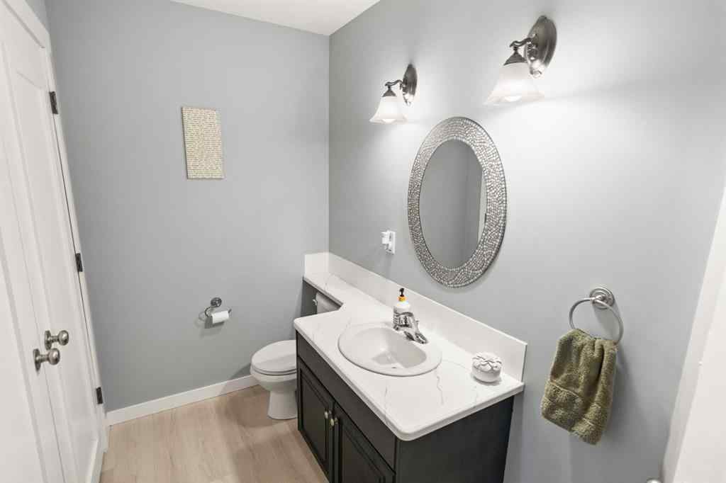 MLS® A2255373 - 5215 55 Avenue  in NONE Eckville, Residential