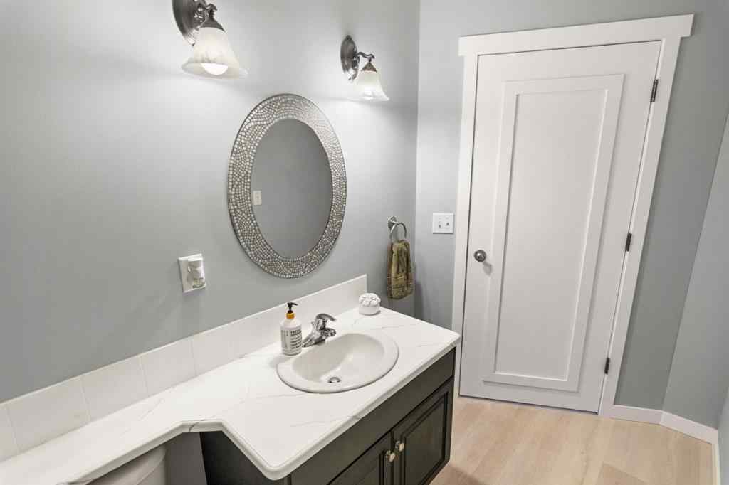 MLS® A2255373 - 5215 55 Avenue  in NONE Eckville, Residential