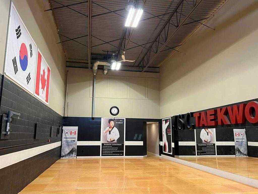 MLS® A2255374 - Unit #20 12221 44 Street SE in East Shepard Industrial Calgary, Commercial