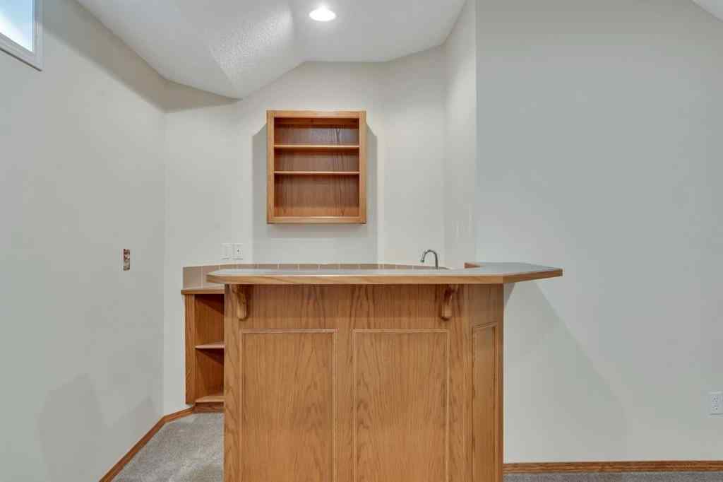 MLS® A2255381 - 316 8 Avenue NE in Crescent Heights Calgary, Residential