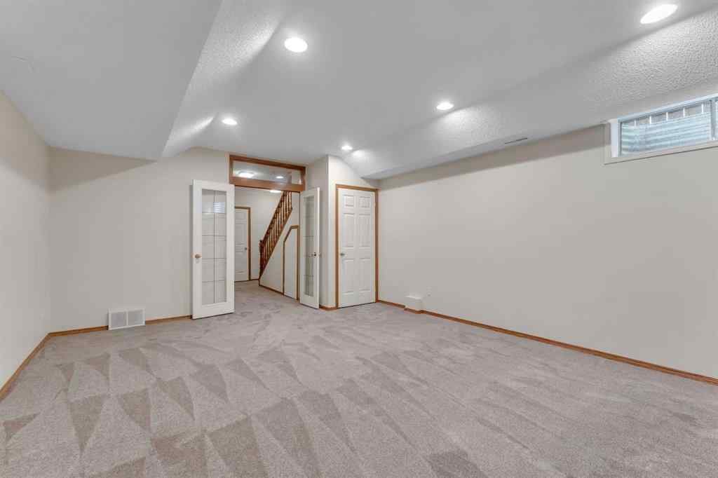 MLS® A2255381 - 316 8 Avenue NE in Crescent Heights Calgary, Residential