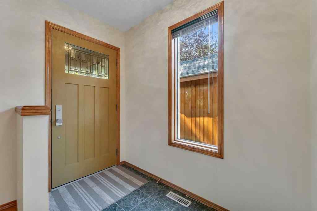 MLS® A2255381 - 316 8 Avenue NE in Crescent Heights Calgary, Residential