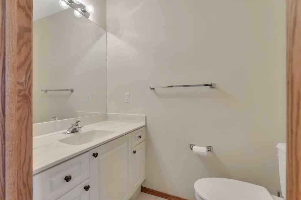 MLS® A2255381 - 316 8 Avenue NE in Crescent Heights Calgary, Residential