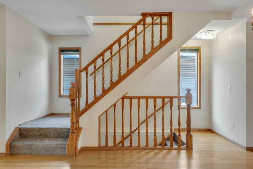 MLS® A2255381 - 316 8 Avenue NE in Crescent Heights Calgary, Residential