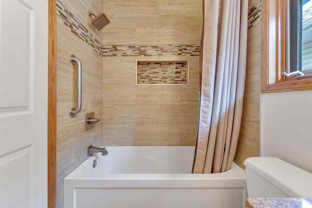 MLS® A2255381 - 316 8 Avenue NE in Crescent Heights Calgary, Residential