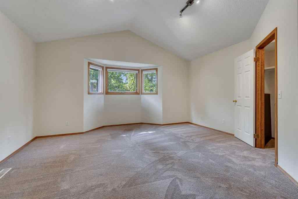 MLS® A2255381 - 316 8 Avenue NE in Crescent Heights Calgary, Residential