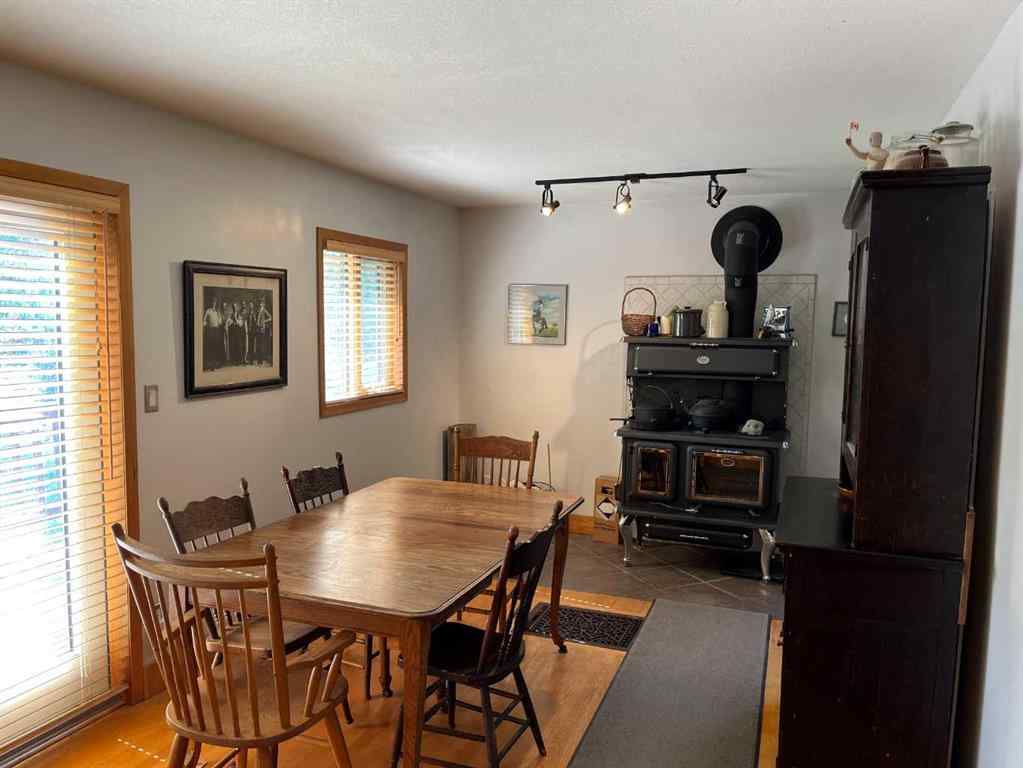 MLS® A2255382 - 3015 TWP RD 7-2   in NONE Pincher Creek, Residential