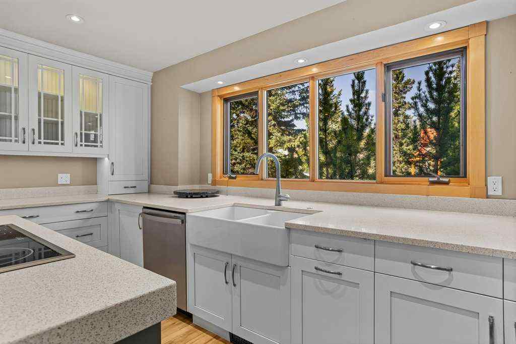 MLS® A2255390 - 18 Canyon Road  in Canyon Ridge Canmore, Residential