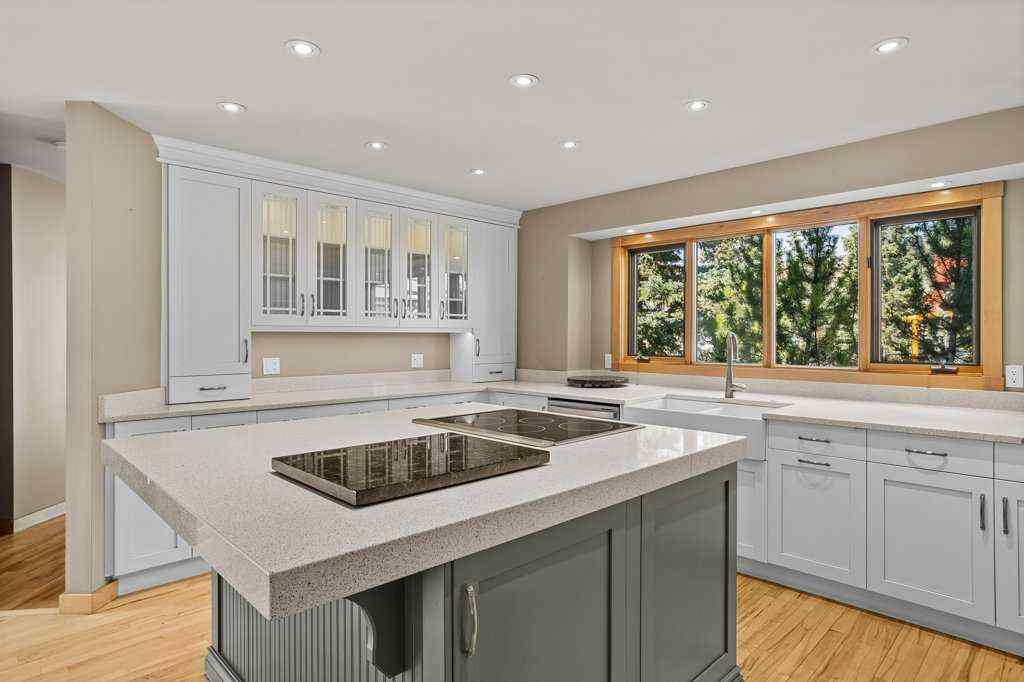 MLS® A2255390 - 18 Canyon Road  in Canyon Ridge Canmore, Residential