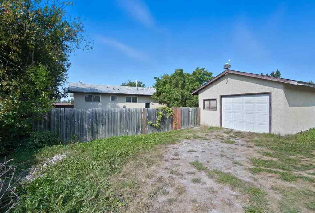 MLS® A2255391 - 5335 56 Street  in NONE Rocky Mountain House, Residential