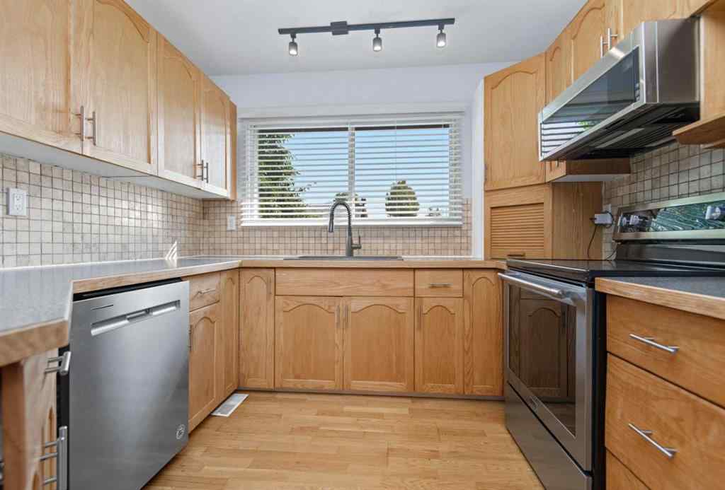 MLS® A2255391 - 5335 56 Street  in NONE Rocky Mountain House, Residential