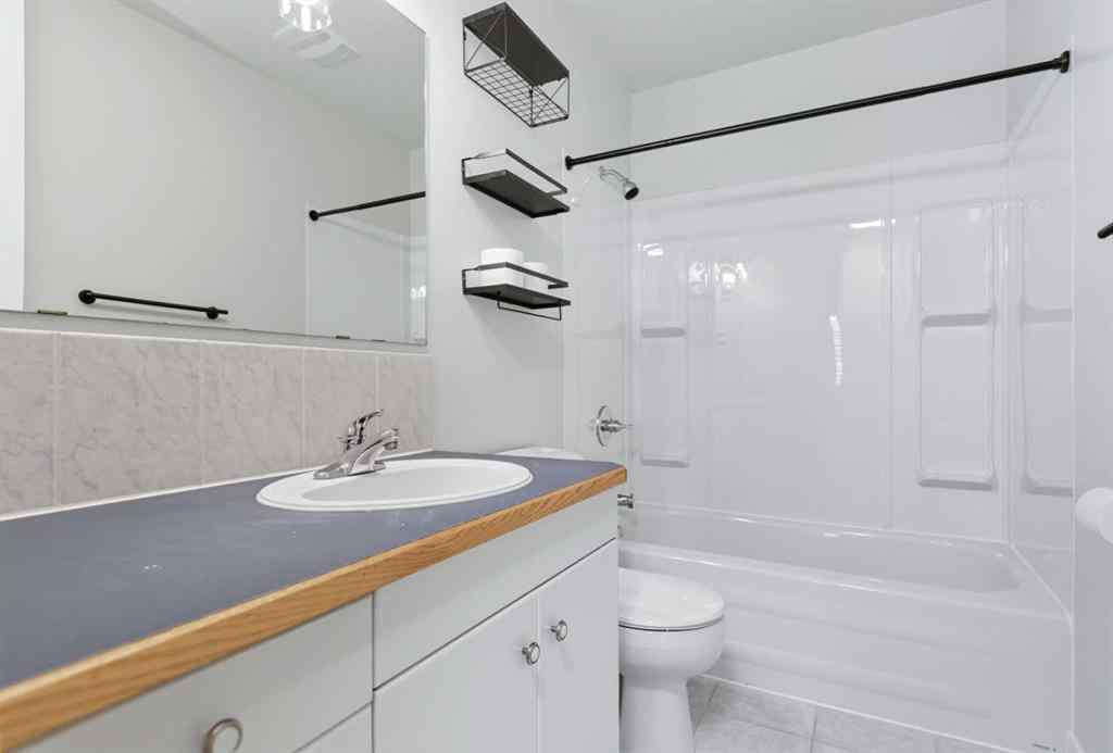 MLS® A2255391 - 5335 56 Street  in NONE Rocky Mountain House, Residential