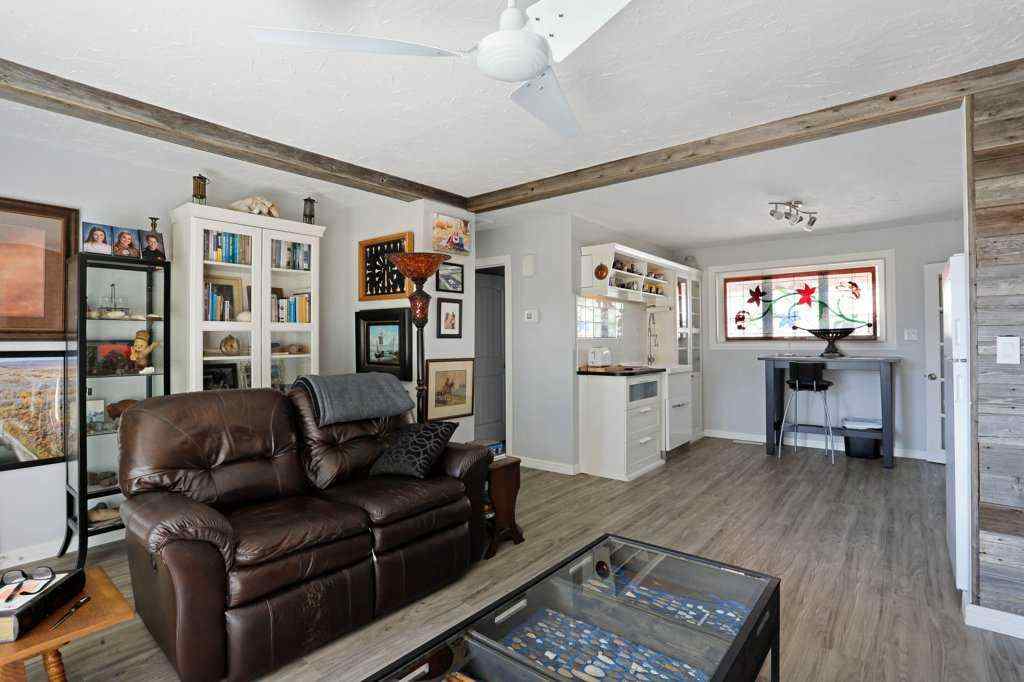 MLS® A2255392 - 4 spruce Avenue W in Sunnylea Brooks, Residential