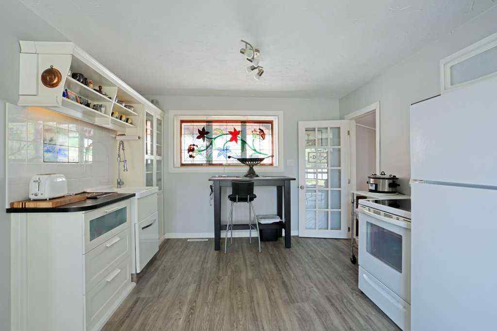 MLS® A2255392 - 4 spruce Avenue W in Sunnylea Brooks, Residential