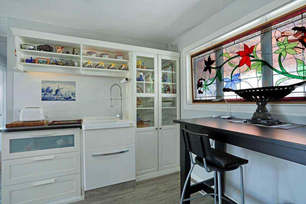 MLS® A2255392 - 4 spruce Avenue W in Sunnylea Brooks, Residential