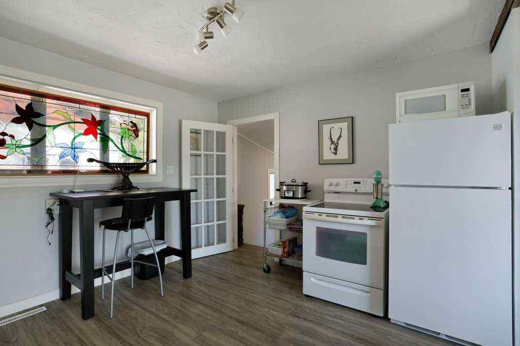 MLS® A2255392 - 4 spruce Avenue W in Sunnylea Brooks, Residential