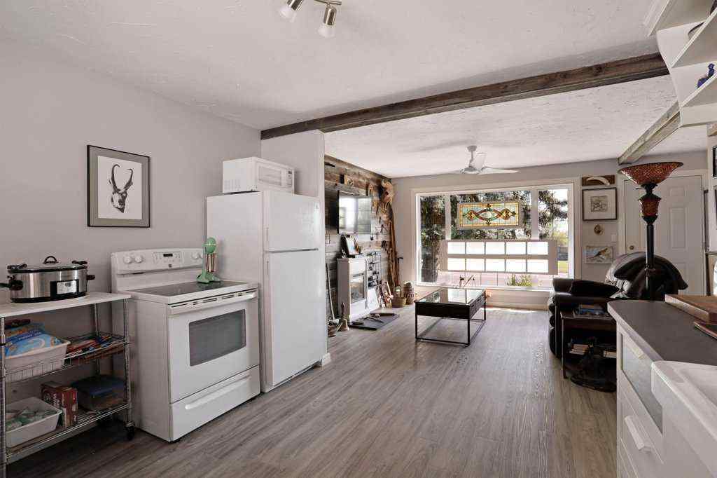 MLS® A2255392 - 4 spruce Avenue W in Sunnylea Brooks, Residential