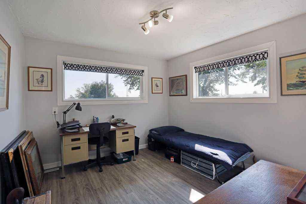 MLS® A2255392 - 4 spruce Avenue W in Sunnylea Brooks, Residential
