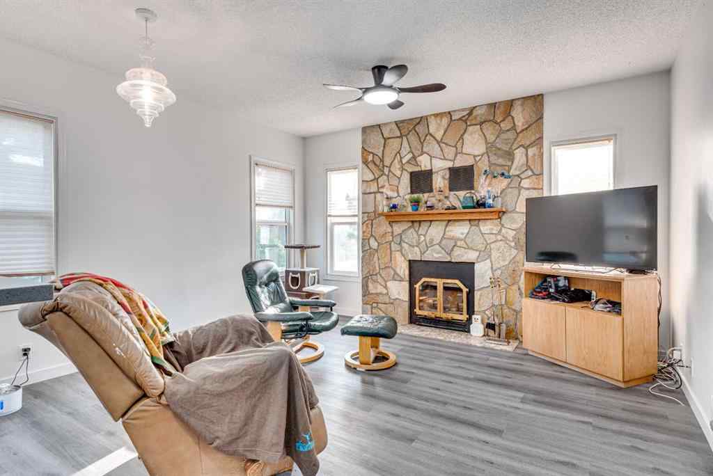 MLS® A2255398 - 133 6 Avenue SE in NONE Three Hills, Residential