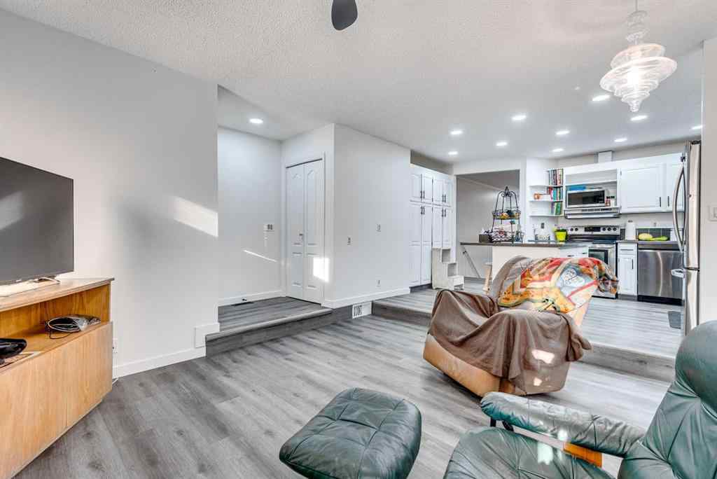 MLS® A2255398 - 133 6 Avenue SE in NONE Three Hills, Residential