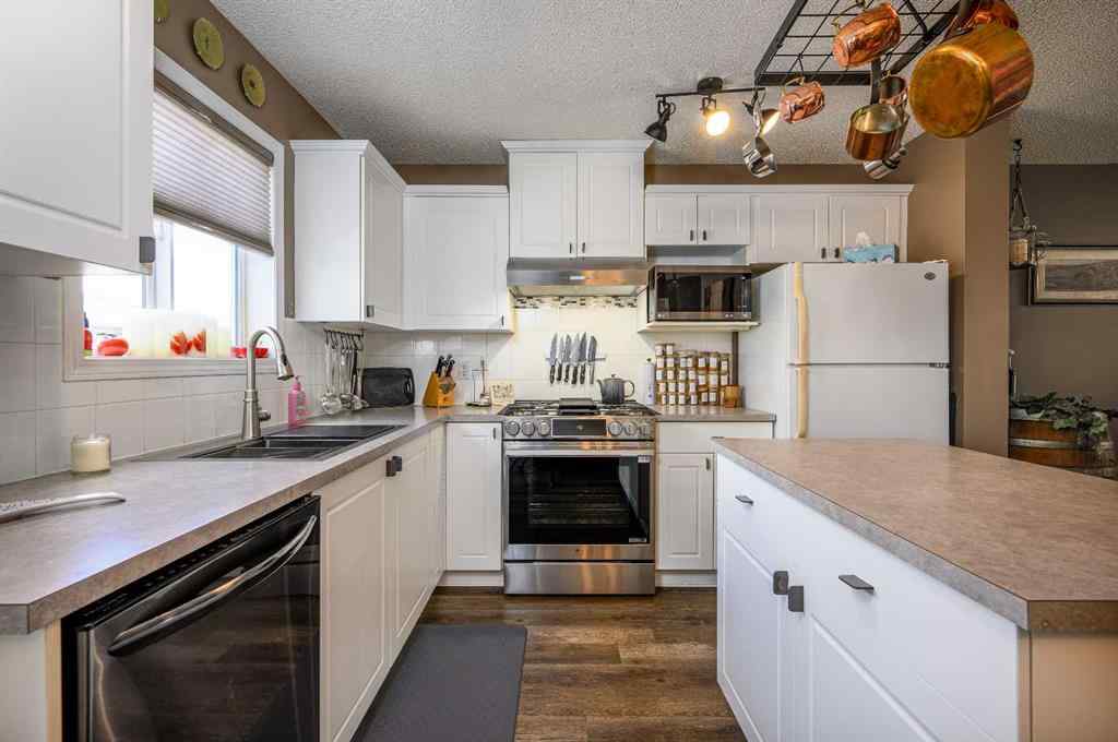 MLS® A2255400 - 162 Citadel Mesa Close NW in Citadel Calgary, Residential