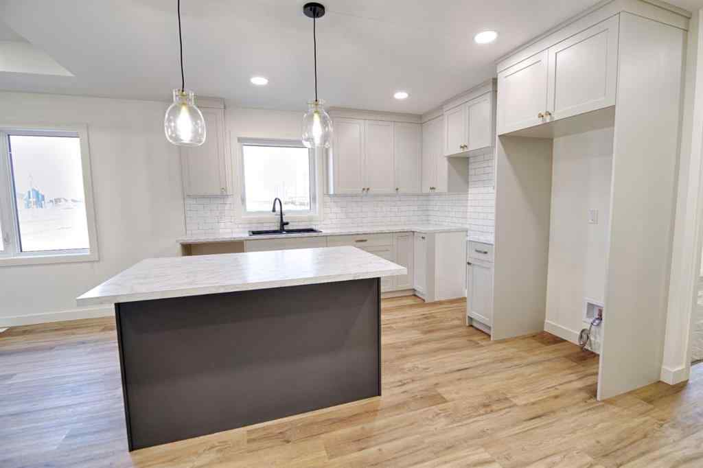 MLS® A2255402 - 425 Pensacola Road  in NONE Enchant, Residential