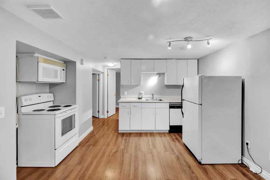 MLS® A2255408 - 516 32 Avenue NE in Winston Heights/Mountview Calgary, Residential