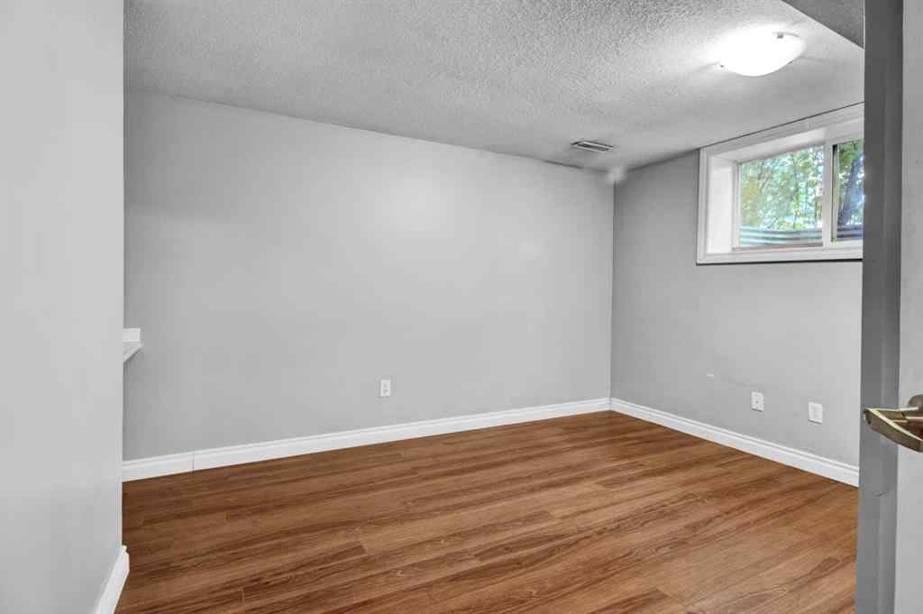 MLS® A2255408 - 516 32 Avenue NE in Winston Heights/Mountview Calgary, Residential