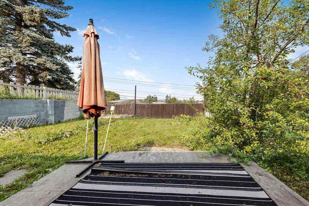 MLS® A2255408 - 516 32 Avenue NE in Winston Heights/Mountview Calgary, Residential