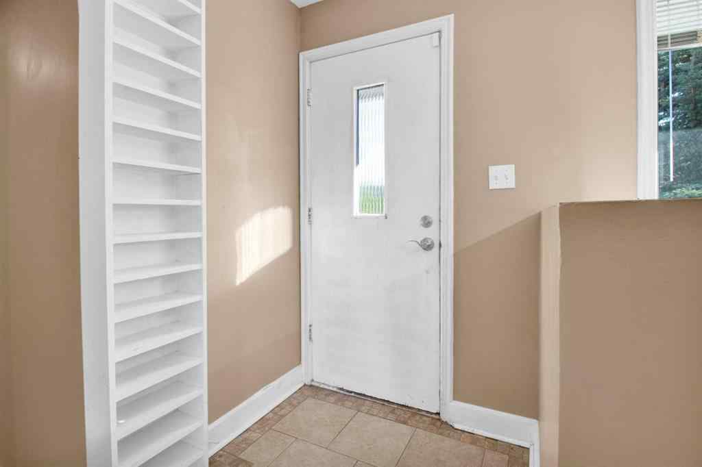 MLS® A2255408 - 516 32 Avenue NE in Winston Heights/Mountview Calgary, Residential
