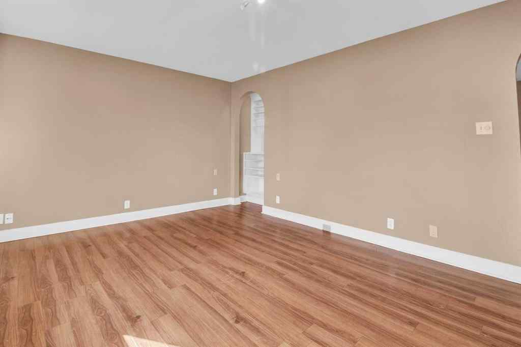 MLS® A2255408 - 516 32 Avenue NE in Winston Heights/Mountview Calgary, Residential