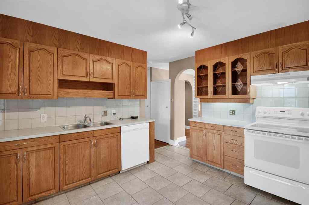 MLS® A2255408 - 516 32 Avenue NE in Winston Heights/Mountview Calgary, Residential