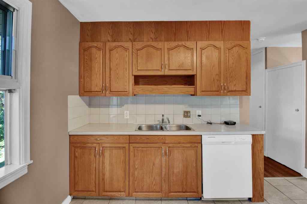 MLS® A2255408 - 516 32 Avenue NE in Winston Heights/Mountview Calgary, Residential